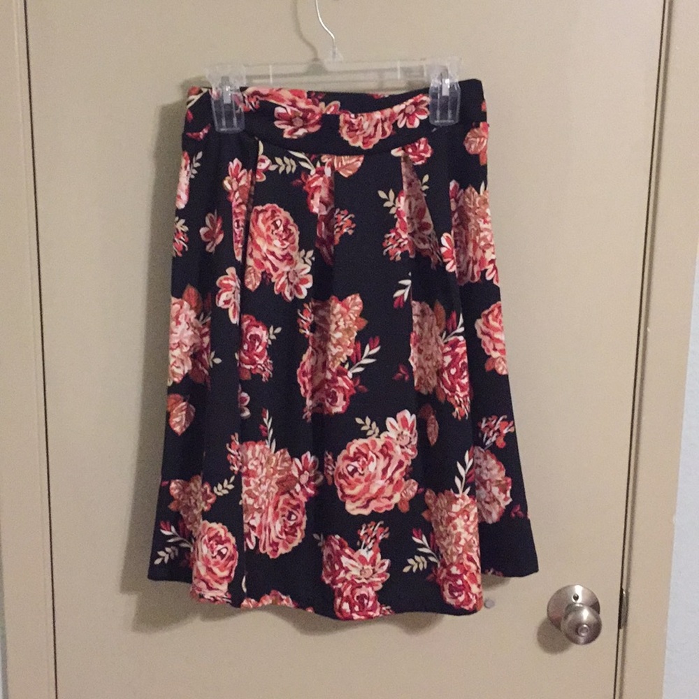 Mid length floral pattern skirt